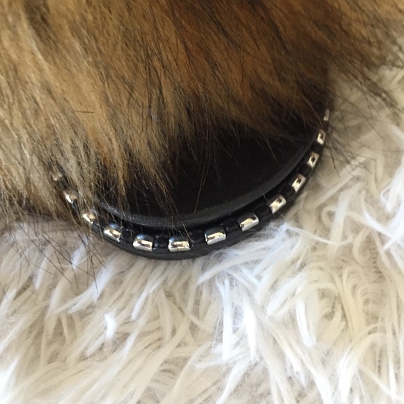 Fur Story Furry Fuzzy Slippers - Picture 10 of 12